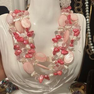 Elegant Pink and White Beaded Necklace